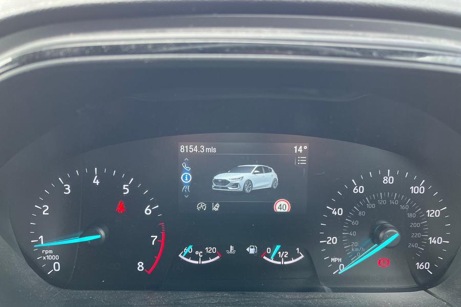 Ford FOCUS Photo autoimg-54a743f5a18c95672f0dbe941fe64a80f04693de.jpg