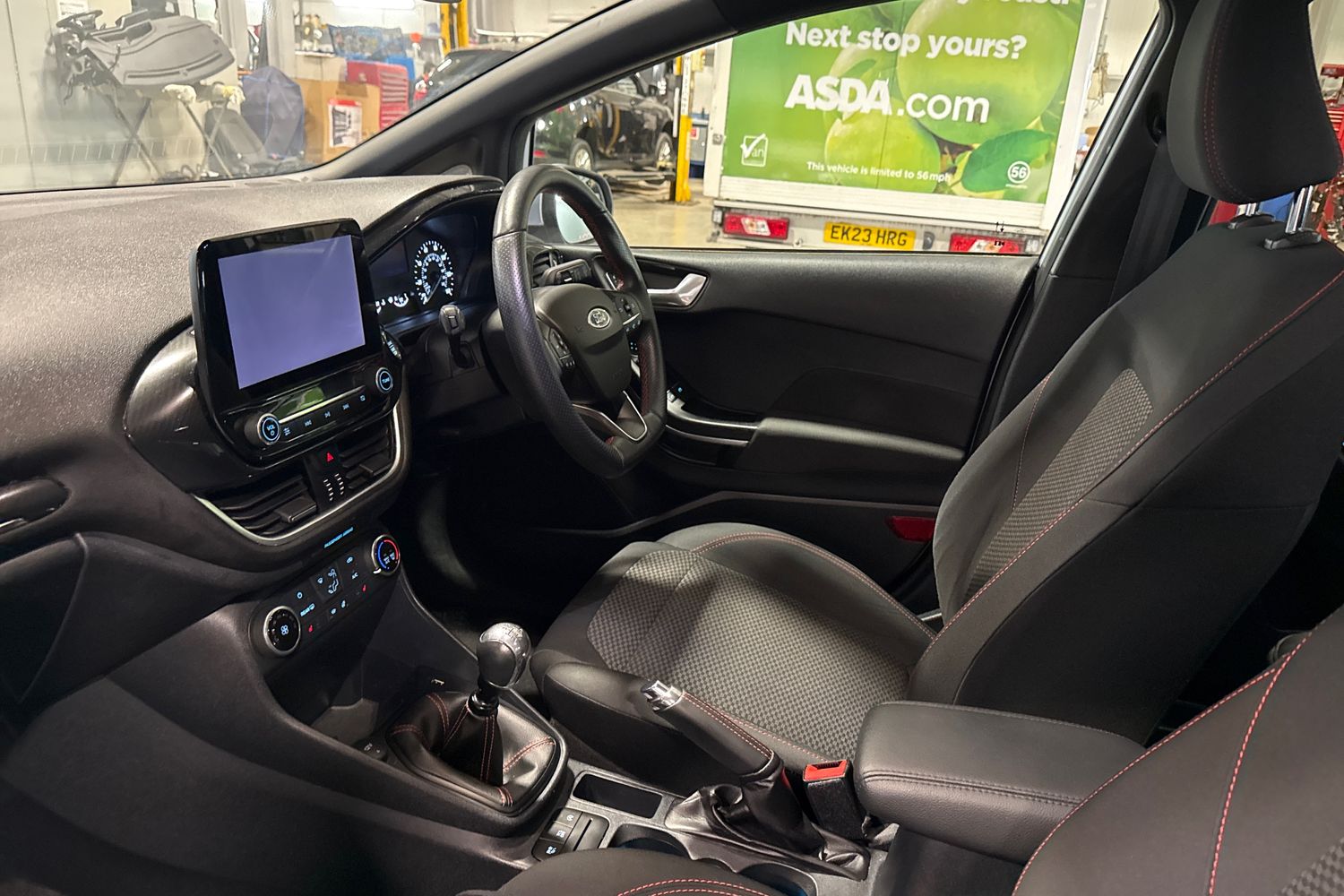 Ford FIESTA Photo 17