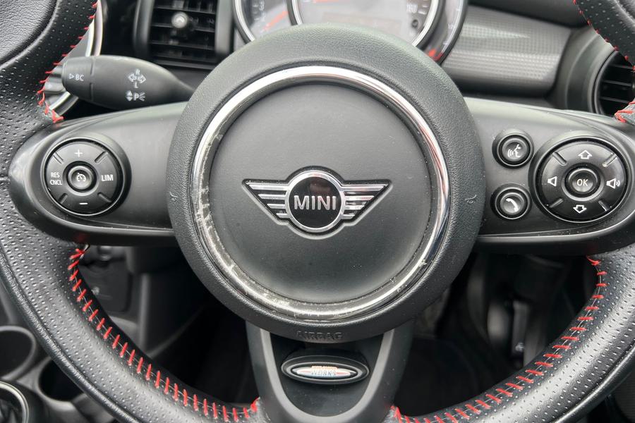 MINI CONVERTIBLE Photo autoimg-54a94b37f56e9480dc90b429214ea92917e84598.jpg