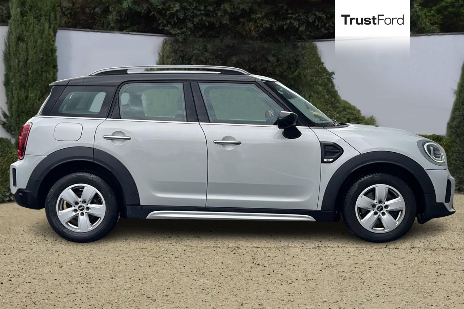 MINI Countryman Photo 2