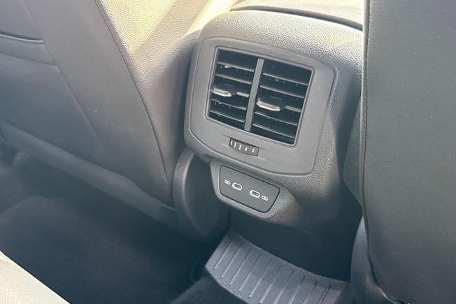 VOLKSWAGEN T-Roc Photo 43