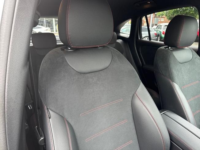 MERCEDES-BENZ GLA Photo 46