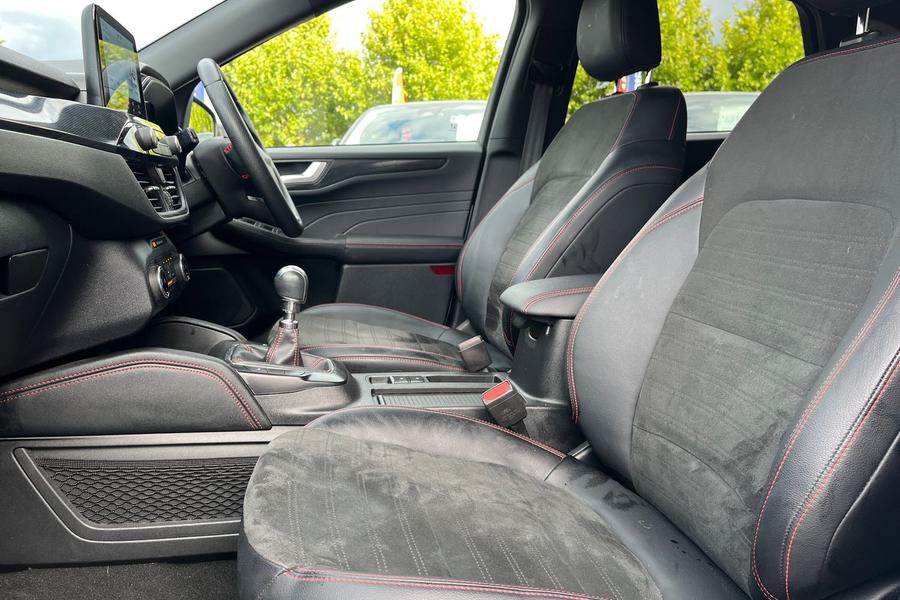 Ford KUGA Photo autoimg-54b62196bb594adc62ff2d82ab1b3ea0adfed1ce.jpg