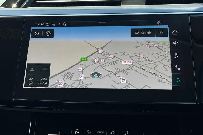 Audi e-tron Photo 14