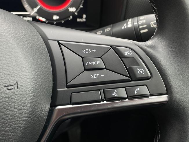 NISSAN JUKE Photo 17