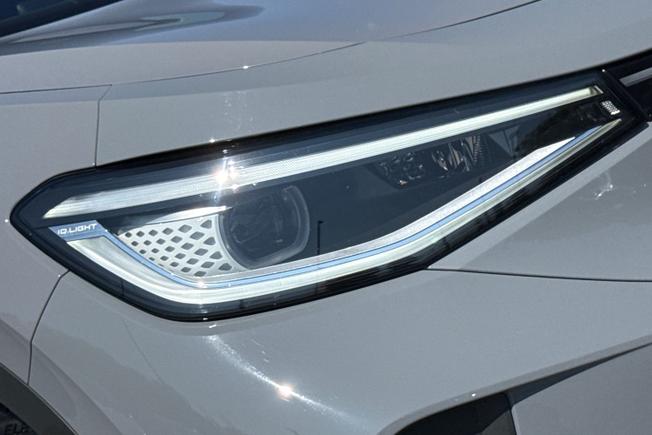 VOLKSWAGEN ID.4 Photo 19