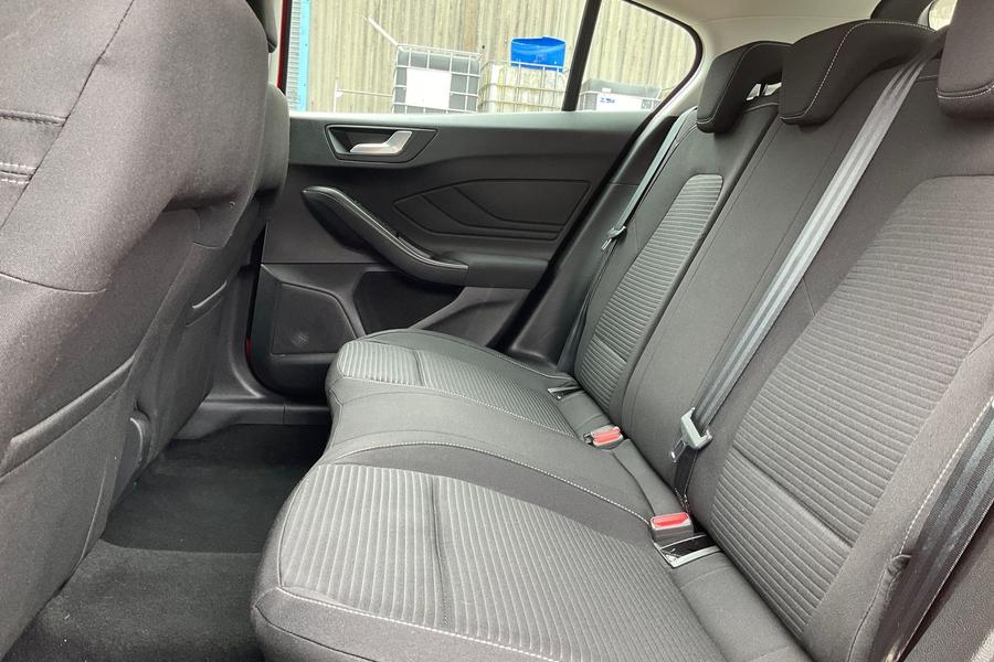 Ford Focus Photo autoimg-54c3cfcf6f6ef99275da52eb94c2a51b8a9f109d.jpg