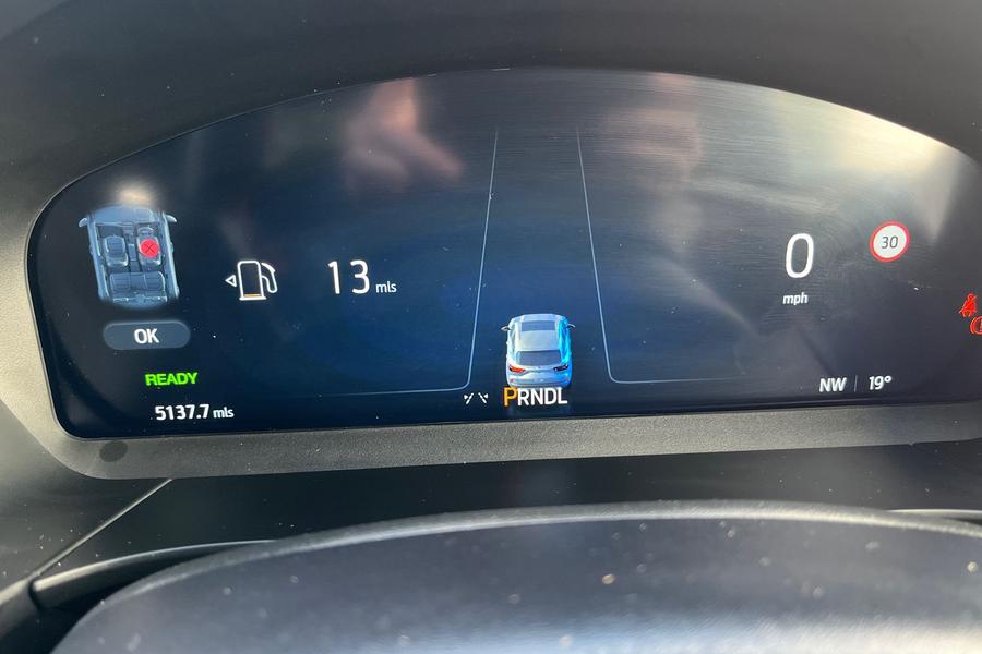 Ford KUGA Photo autoimg-54c4e7244dea3bc3dda32e46116eccfffefefbd5.jpg
