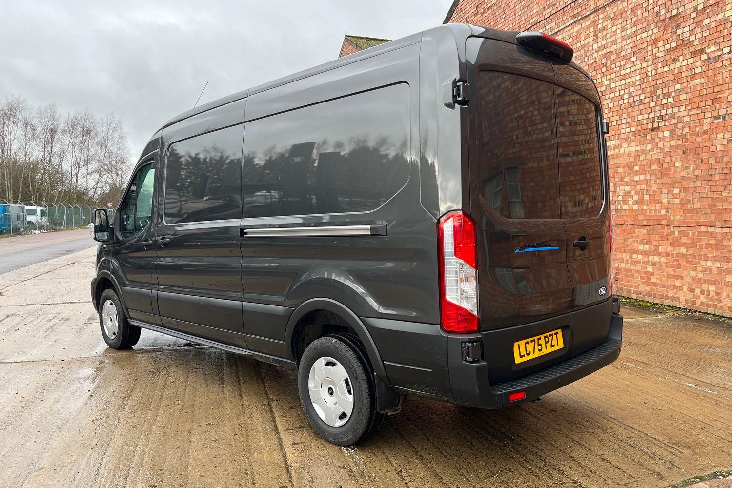 Ford E-TRANSIT Photo 1