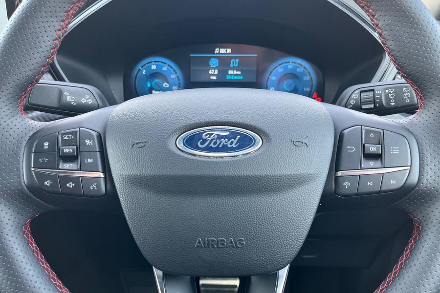 Ford KUGA Photo autoimg-54c8f047e474a1f9ae525d053c31ce22ca45ba25.jpg