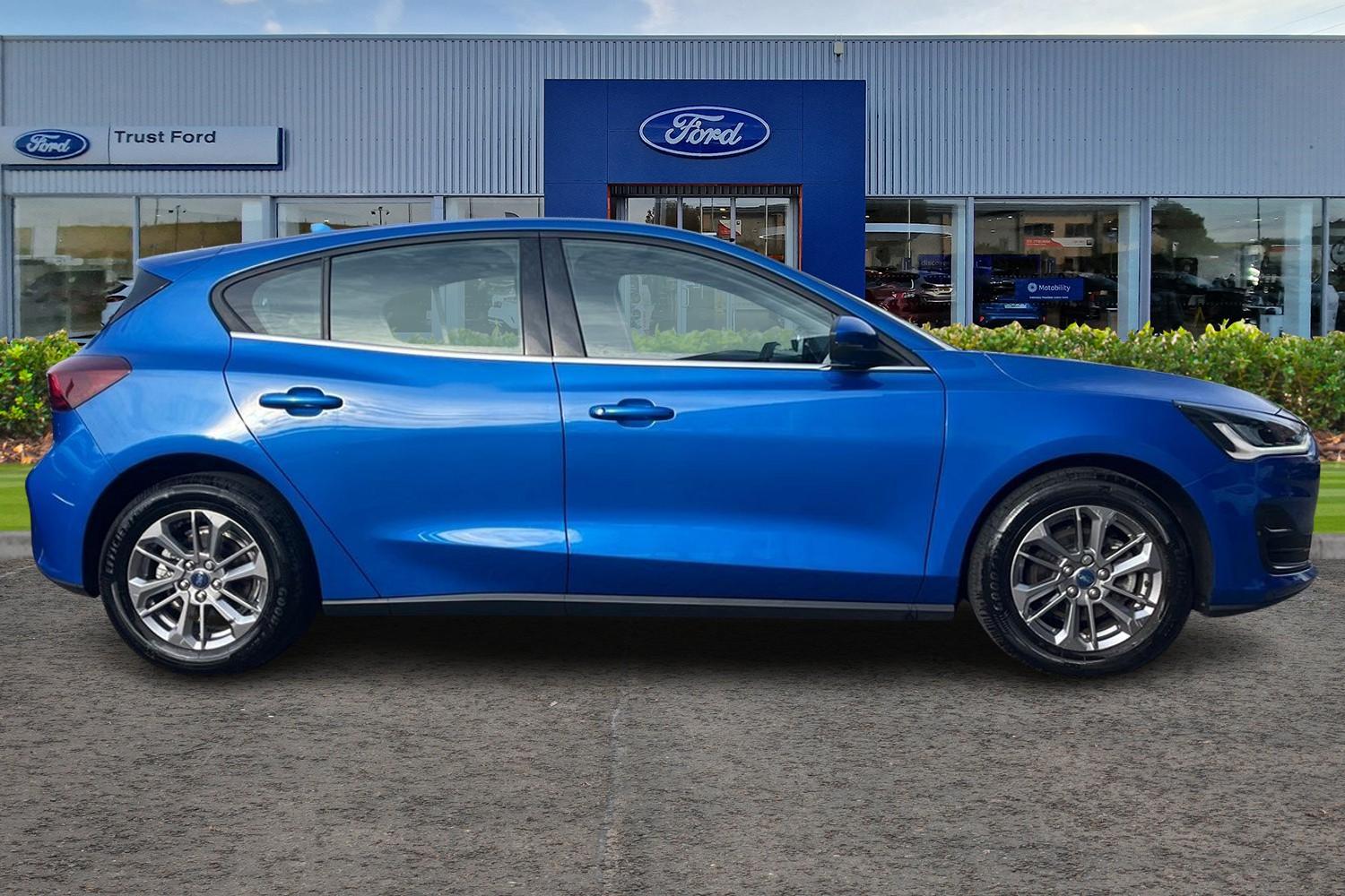 Ford Focus Photo 2