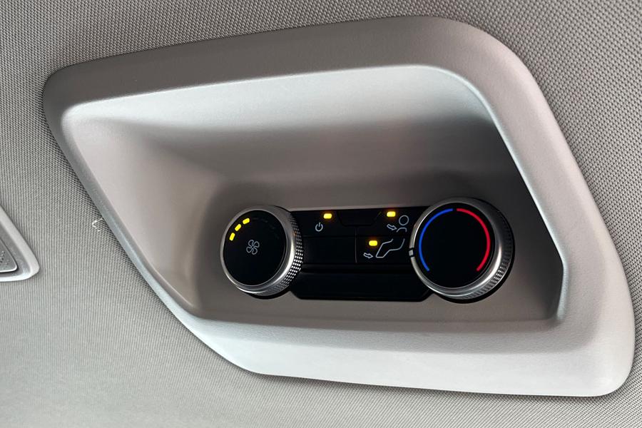 Ford TOURNEO CUSTOM Photo autoimg-54cf02523adf3b3c2cff17c6623bac57de6393d6.jpg