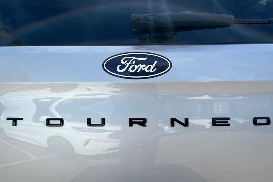 Ford TOURNEO CUSTOM Photo autoimg-54d1be0f7a6b9789ee897f154e433dd27d8fa942.jpg