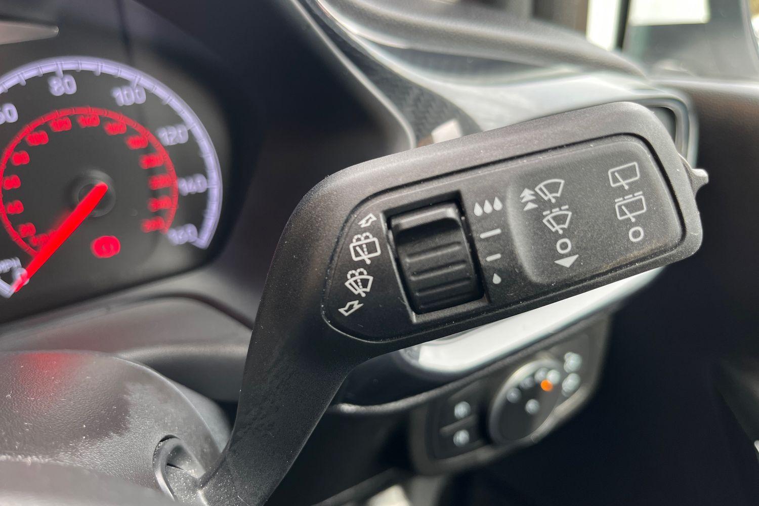 Ford FIESTA Photo 14