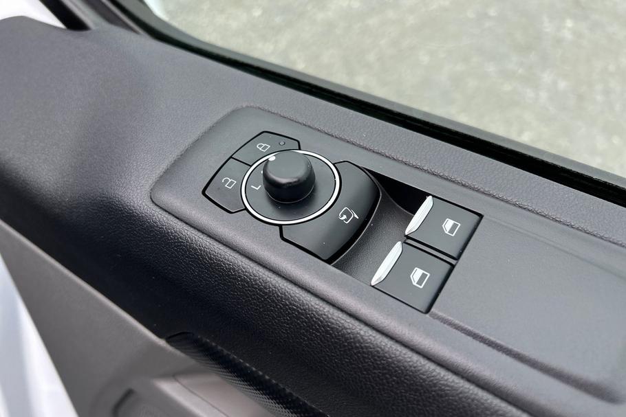 Used Ford E-TRANSIT CUSTOM RX26BGO 22