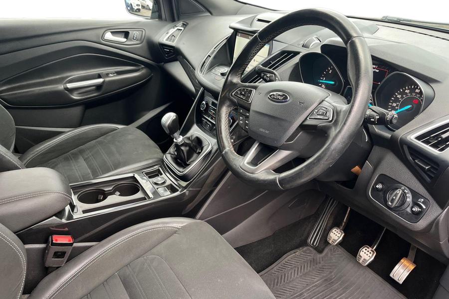 Ford KUGA Photo autoimg-54d65bad2d5757faa89656976f26ab97db89bf6f.jpg