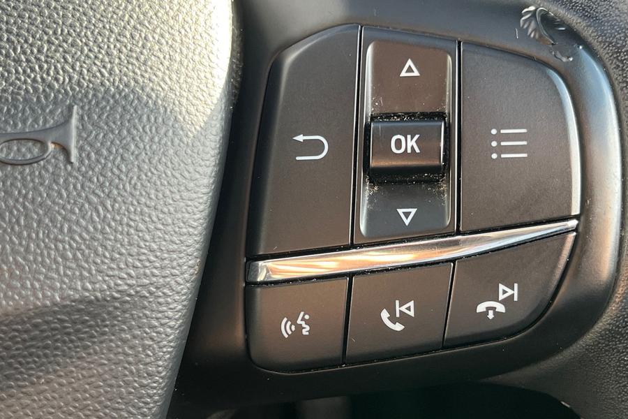 Ford FIESTA Photo autoimg-54d902506f8632461e33923c5d81b3604973d1d8.jpg