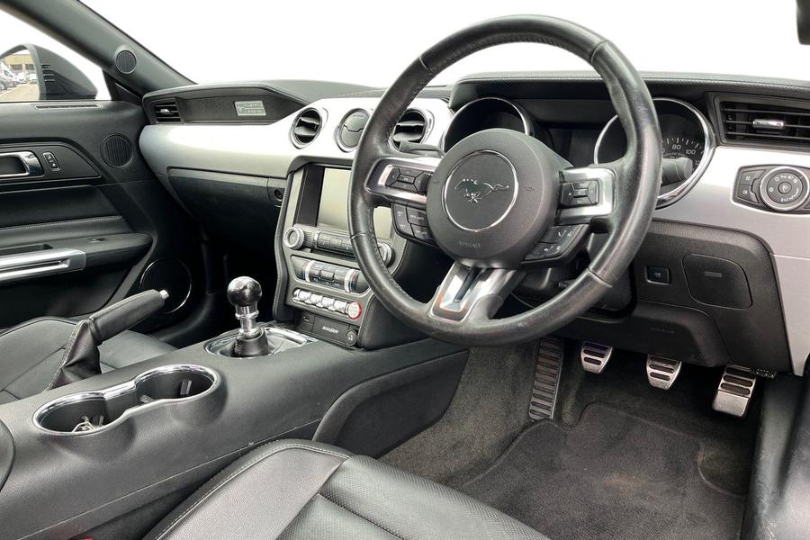 Ford MUSTANG Photo autoimg-54dc86266707a28936d4e85010939090961cf617.jpg
