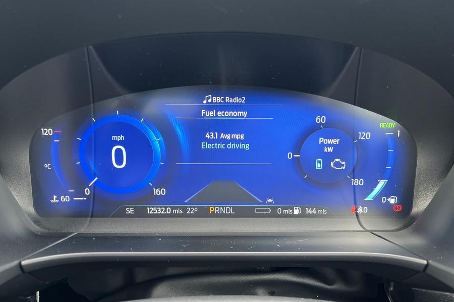 Ford Kuga Photo autoimg-54df46f2b9179416d78496a1947c56788c6a2645.jpg