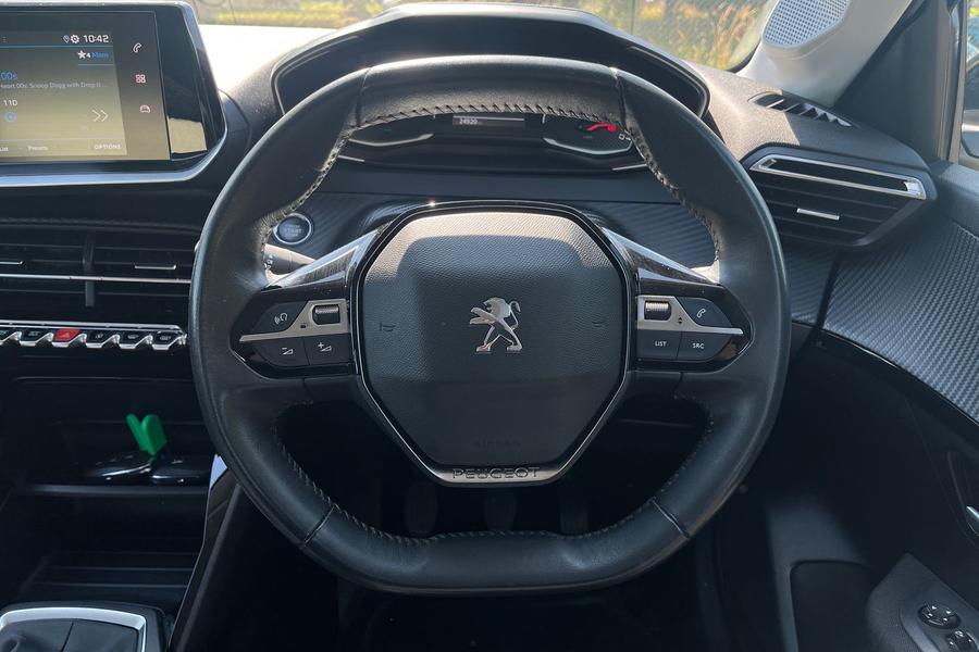 Peugeot 208 Photo autoimg-54e37b1dfebe06d48c040ef45ae56f3b4db7d6ad.jpg