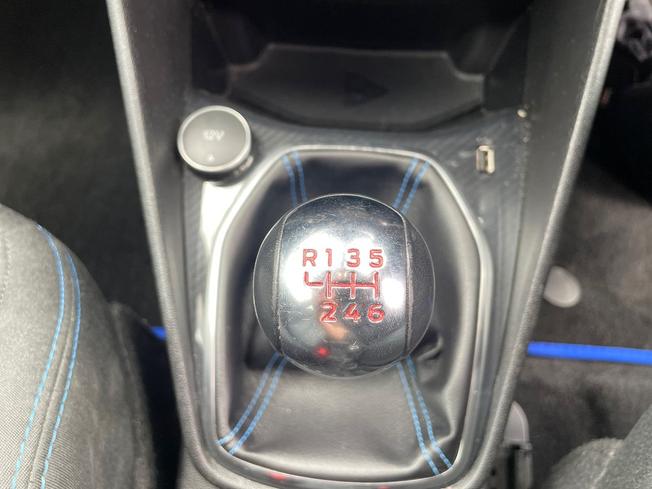 FORD Fiesta Photo 36