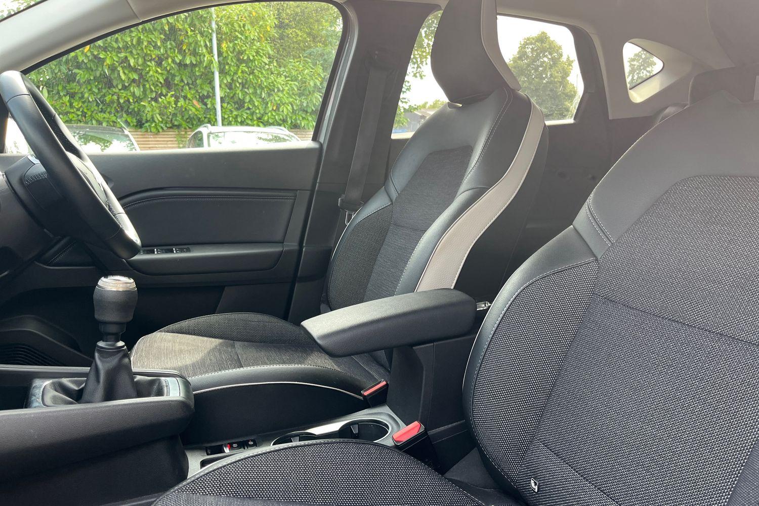 Renault CAPTUR Photo 18