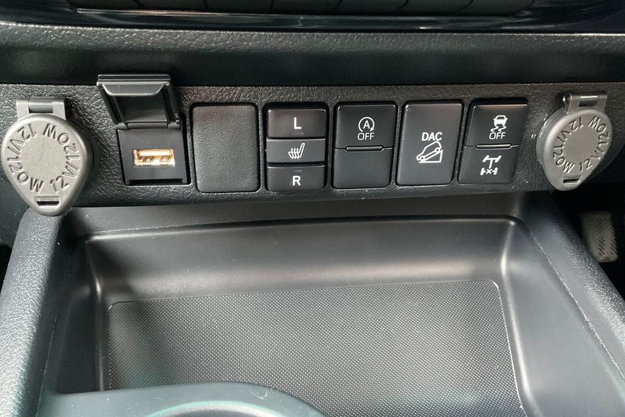 Toyota Hilux Photo autoimg-54f14730a7d4ef9fb6e2e92dbd555ef5a811ed51.jpg