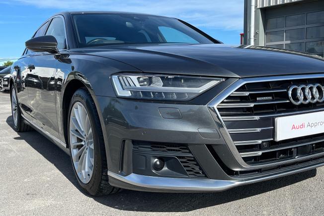 Audi A8 Photo 19