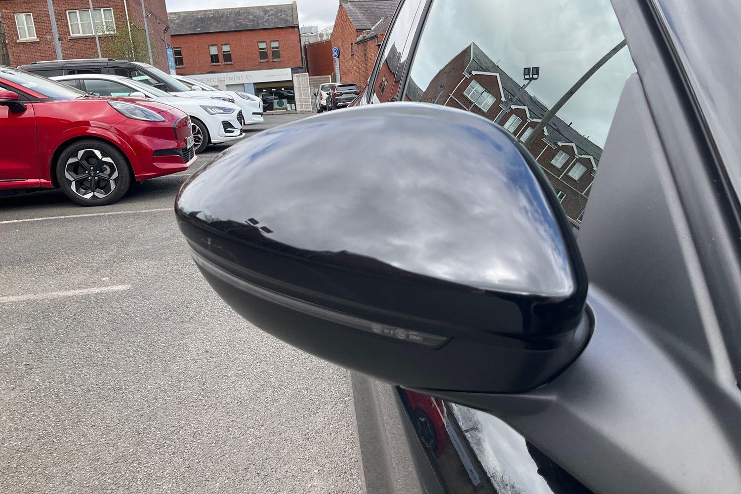 Peugeot 208 Photo 34
