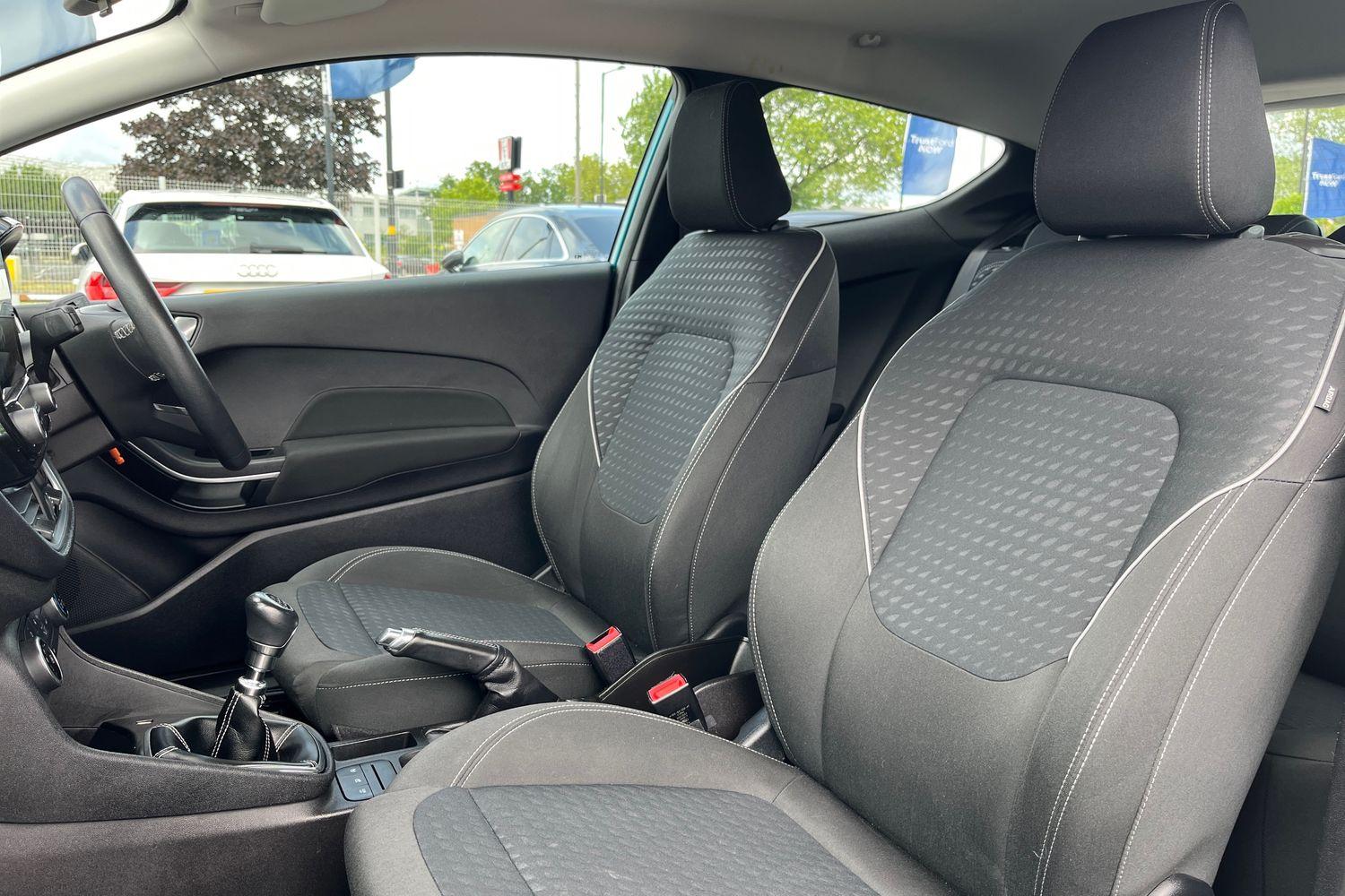 Ford Fiesta Photo 18