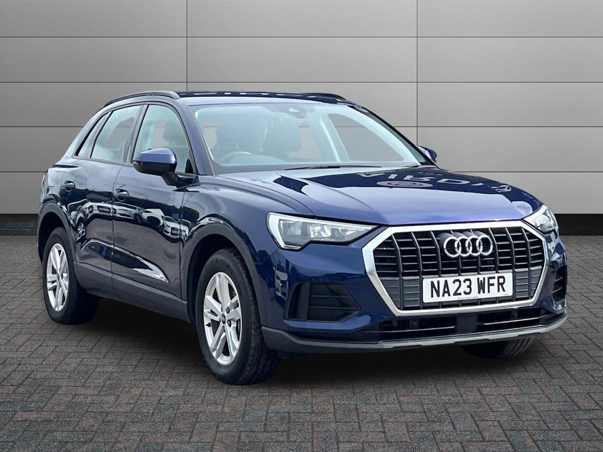 Audi Q3 Photo 0