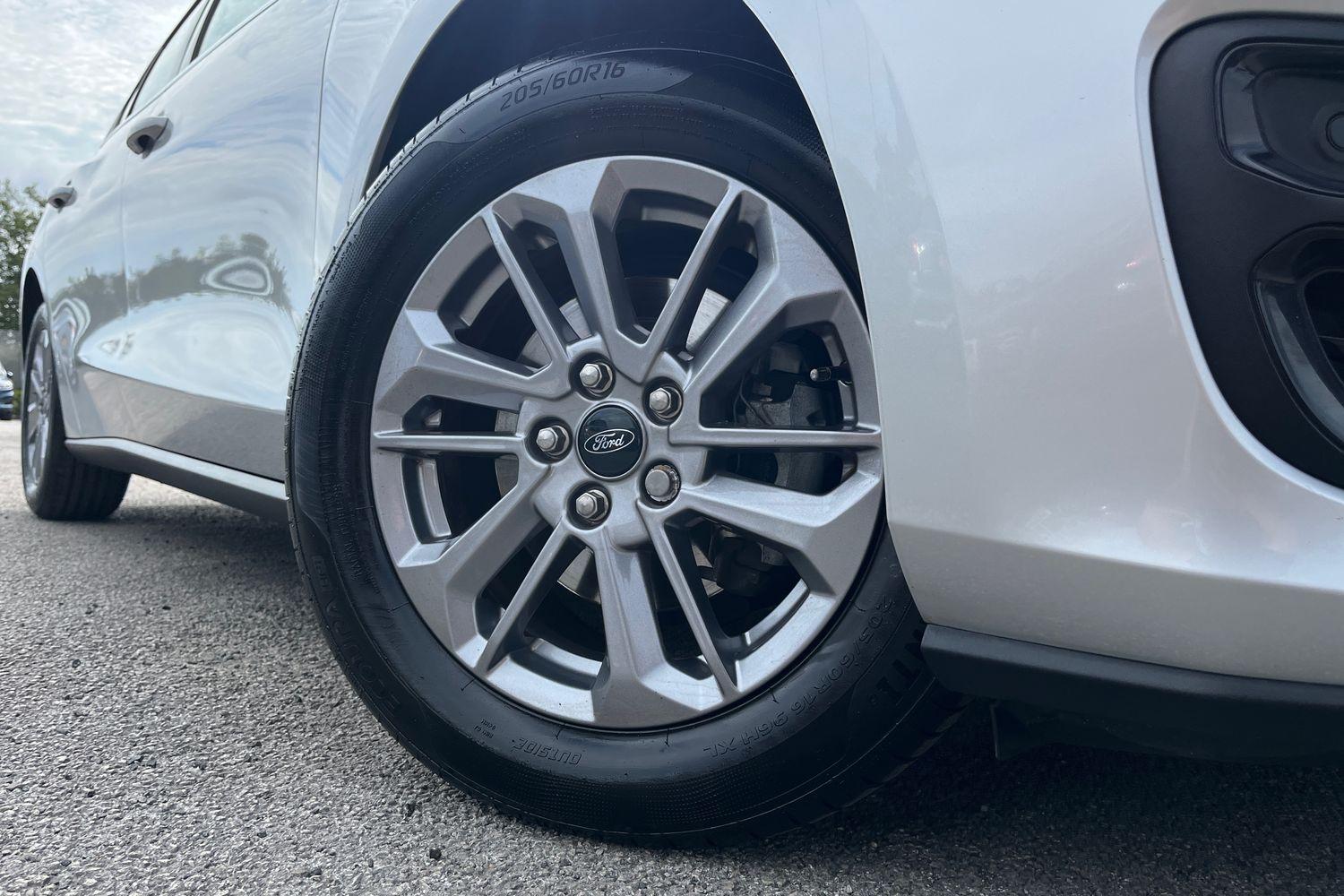 Ford FOCUS Photo 7