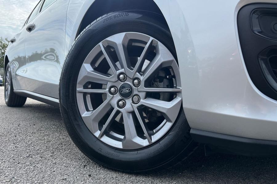Ford FOCUS Photo autoimg-5506d4e40e7d373f73bfd158cf9b4bdea7c974f7.jpg