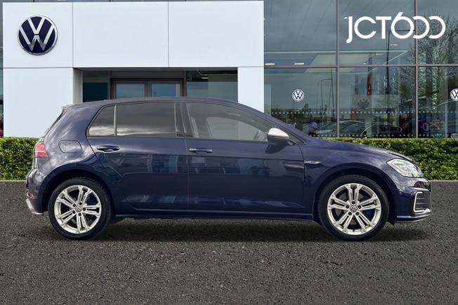 Volkswagen Golf Photo 4