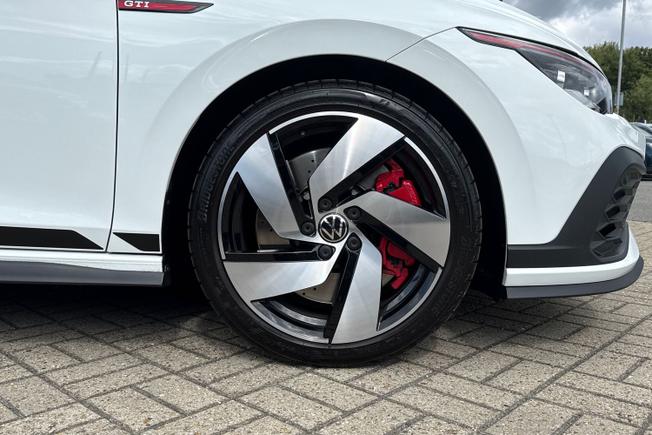Volkswagen Golf Photo 5