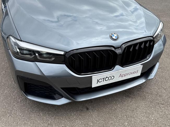 BMW 5 Series Photo 35