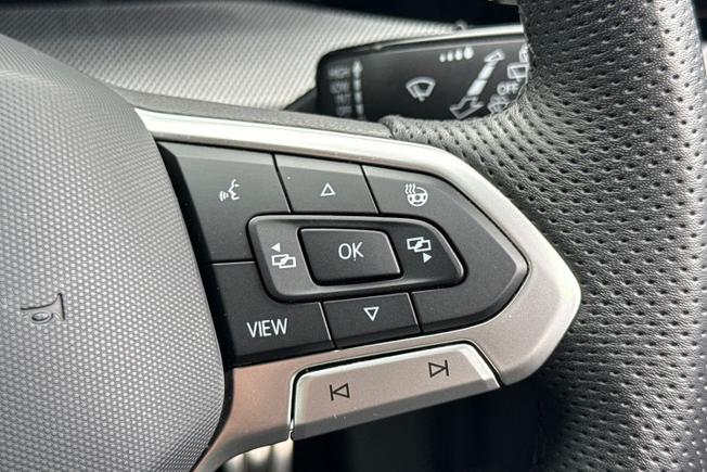 VOLKSWAGEN Golf Photo 17
