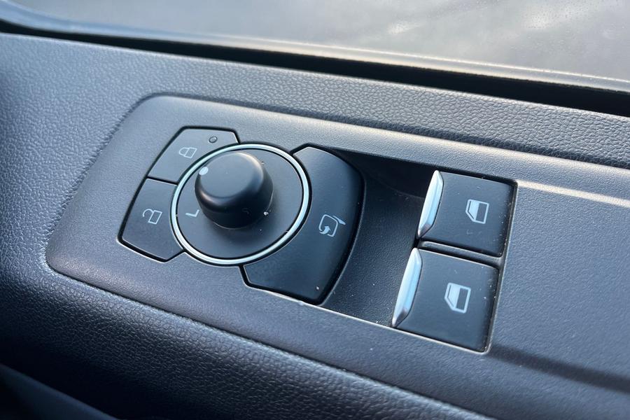 Ford TRANSIT CUSTOM Photo autoimg-551c0762fe9db00b722972a1bf065ec03d0845c6.jpg