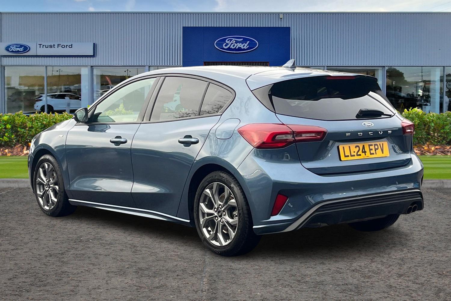 Ford FOCUS Photo 1