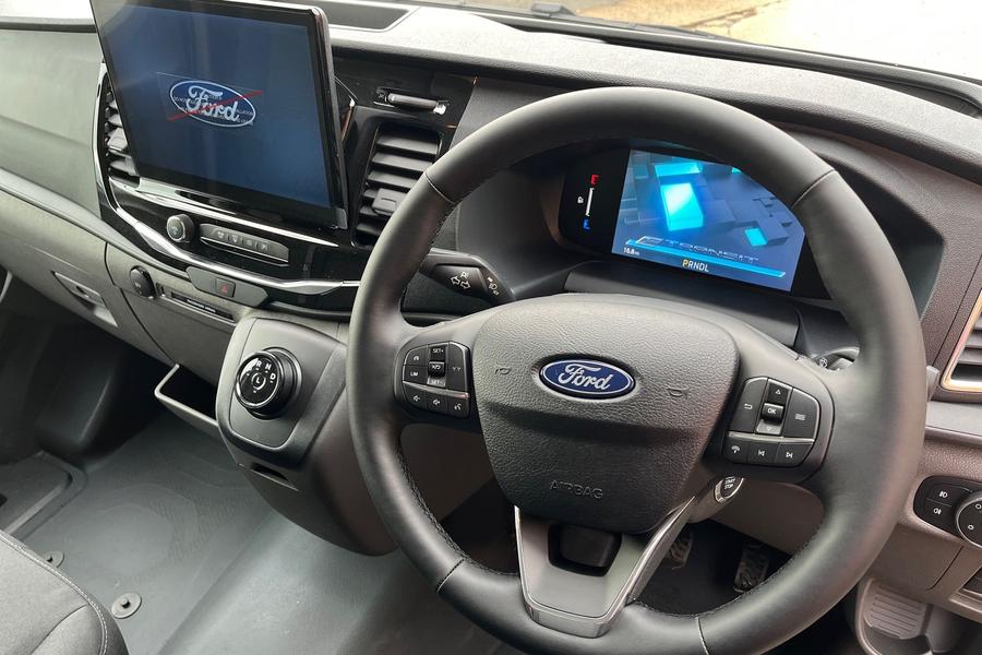 Ford E-TRANSIT Photo autoimg-5520d4d9396d71b94609fcee914041cfc9779dc8.jpg