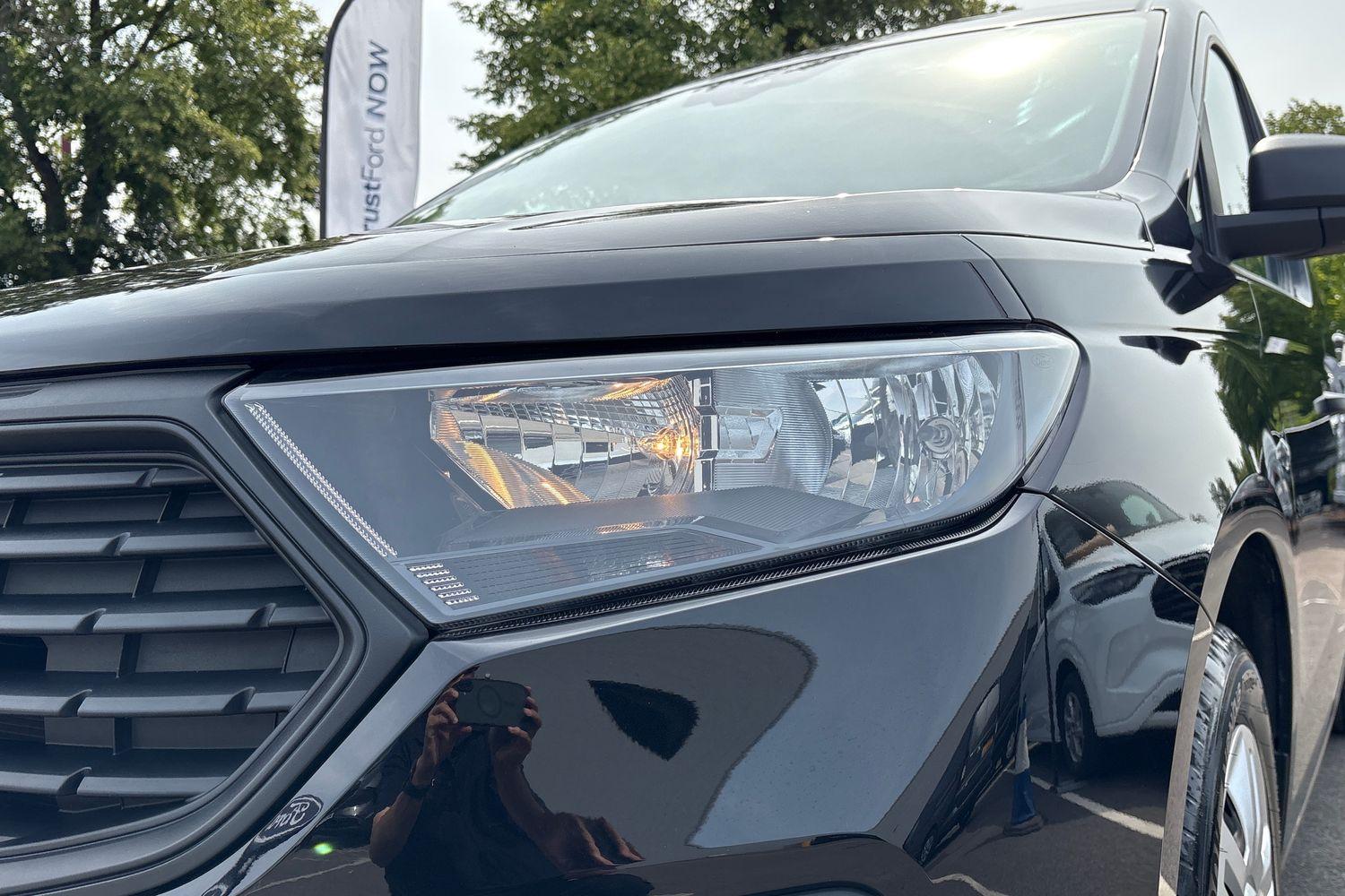 Ford TRANSIT CONNECT Photo 7