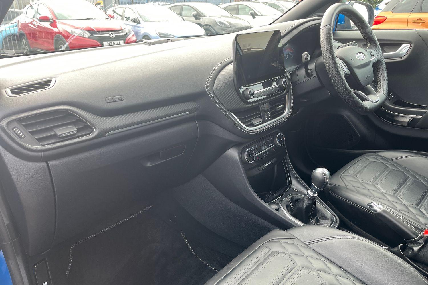 Ford PUMA Photo 17