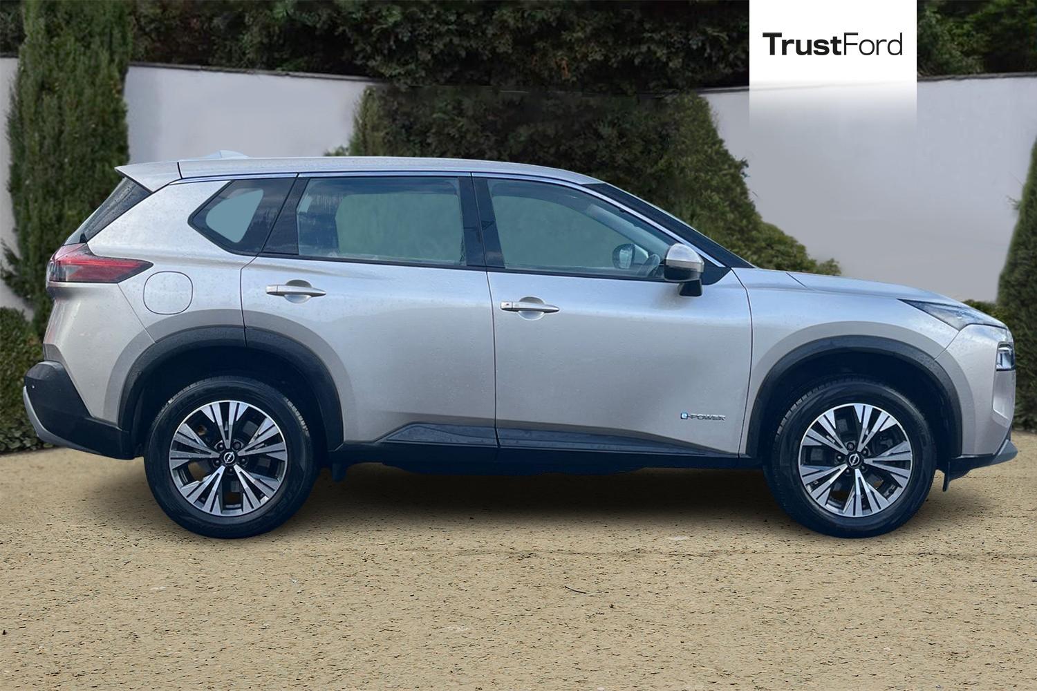 Nissan X-TRAIL Photo 2