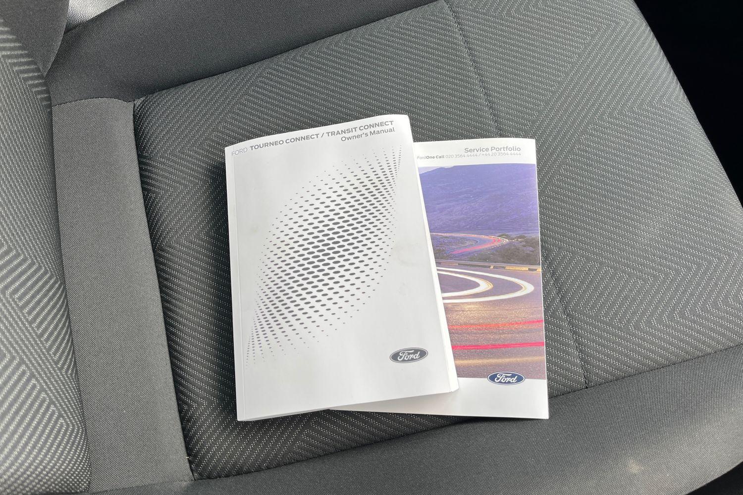 Ford TRANSIT CONNECT Photo 29