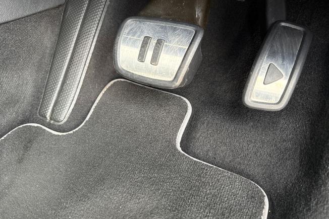 VOLKSWAGEN ID. Buzz Photo 34
