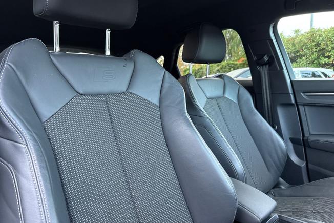 AUDI Q3 Photo 35