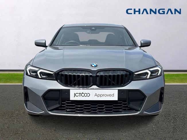 BMW 3 Series Photo 8