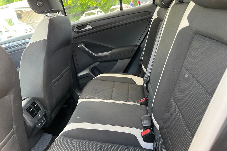 Volkswagen T-ROC Photo autoimg-553e05538fe0f9d00ce478bda8272e9703eaad34.jpg