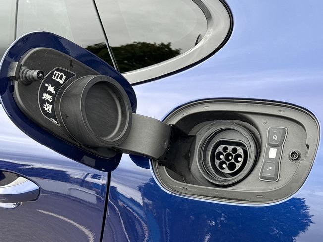 PORSCHE Panamera Photo 31