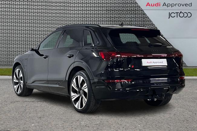 Audi Q8 E-Tron Photo 3